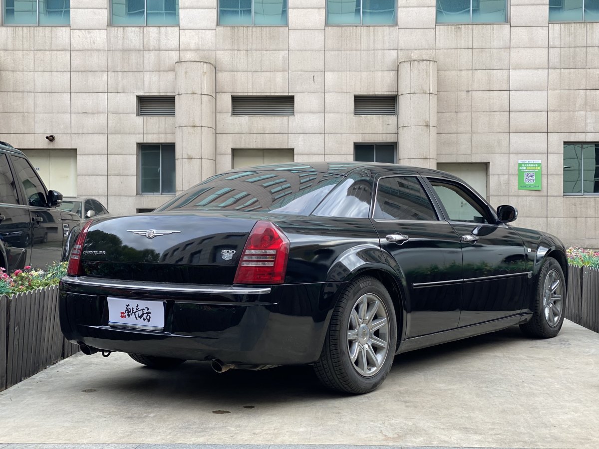 克萊斯勒 300C  2006款 5.7L 豪華領航版圖片