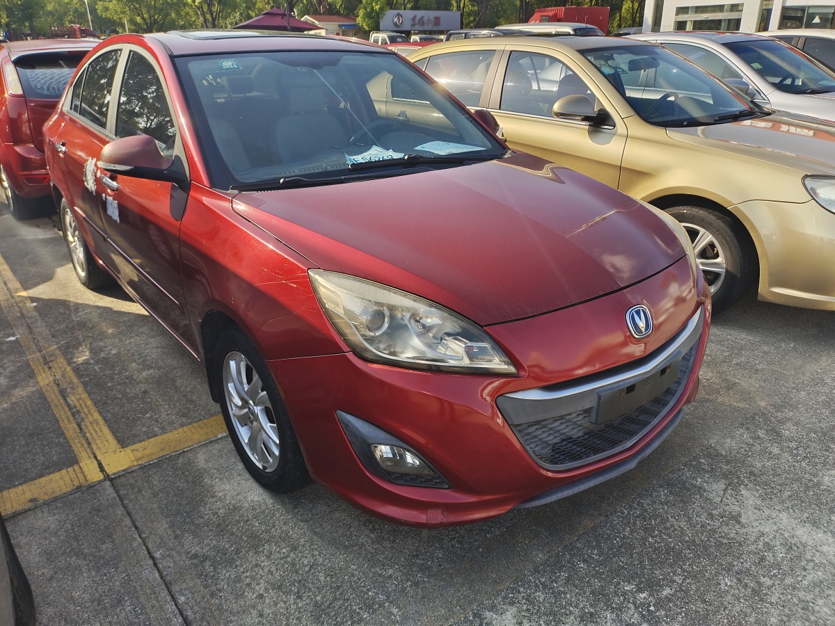 長(zhǎng)安 悅翔V5  2012款 1.5L 手動(dòng)運(yùn)動(dòng)型 國(guó)IV圖片