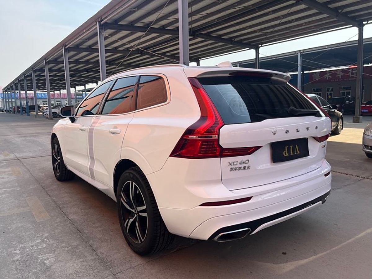 沃爾沃 XC60  2019款 T5 四驅(qū)智遠(yuǎn)運(yùn)動(dòng)版 國(guó)VI圖片