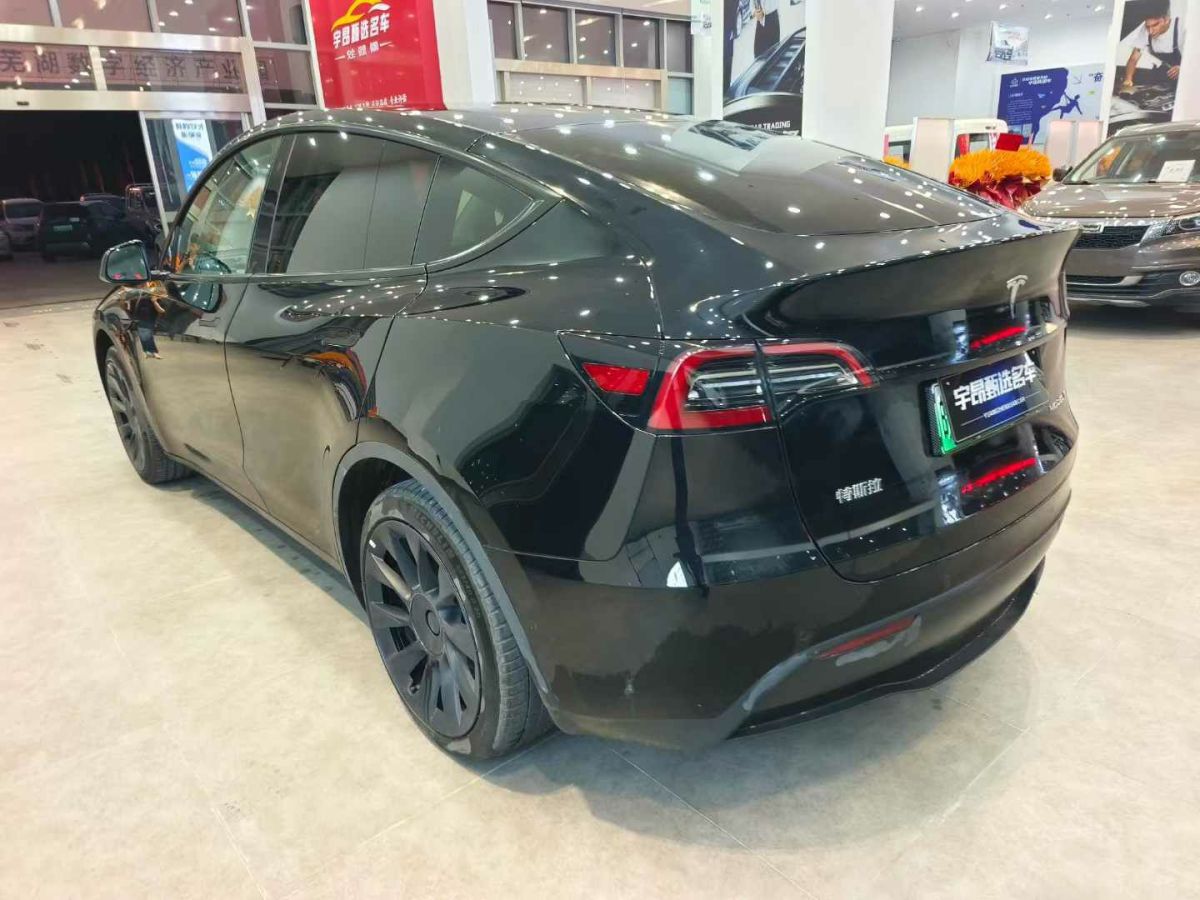 特斯拉 Model S  2023款 三電機(jī)全輪驅(qū)動(dòng) Plaid版圖片