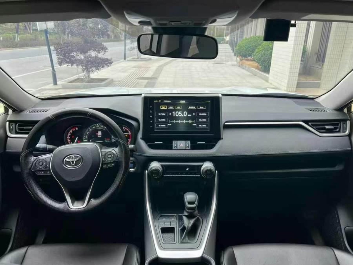 豐田 RAV4榮放  2021款 2.0L CVT兩驅(qū)風(fēng)尚版圖片