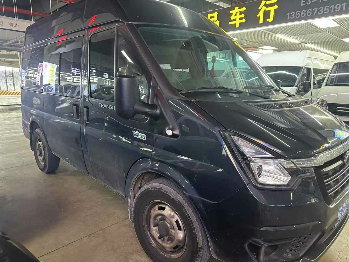 福特 新世代全順  2022款 2.2T手動普通型客車Pro中軸9座中高頂圖片