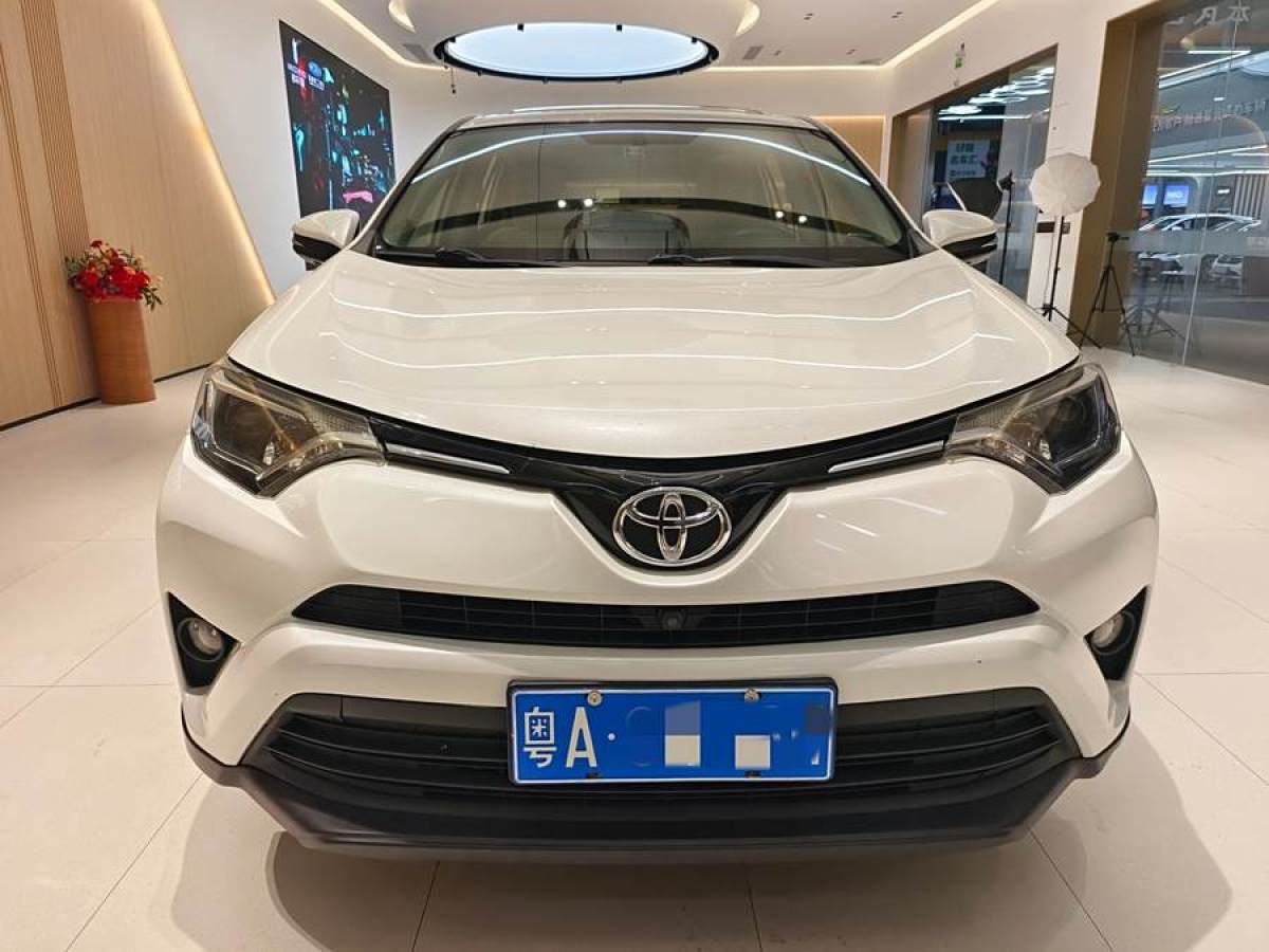 豐田 RAV4榮放  2016款 2.0L CVT兩驅(qū)風(fēng)尚版圖片