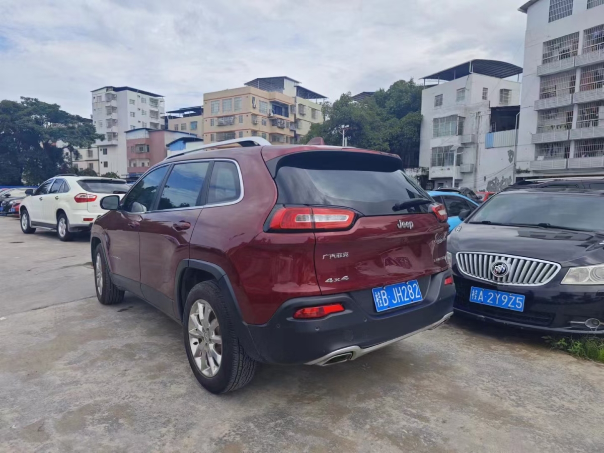 Jeep 自由光  2017款 2.0L 优越版图片