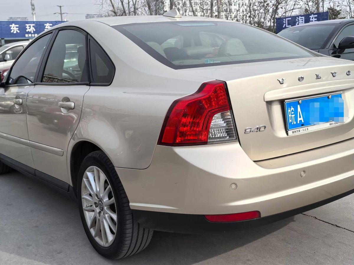 沃爾沃 S40  2012款 2.0L 自動(dòng)典雅版圖片