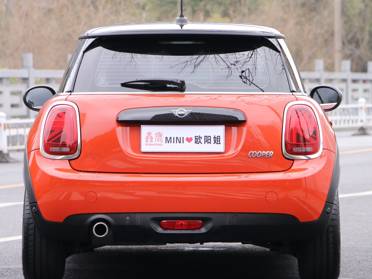 MINI COUNTRYMAN  2018款 1.5T COOPER 經(jīng)典派圖片