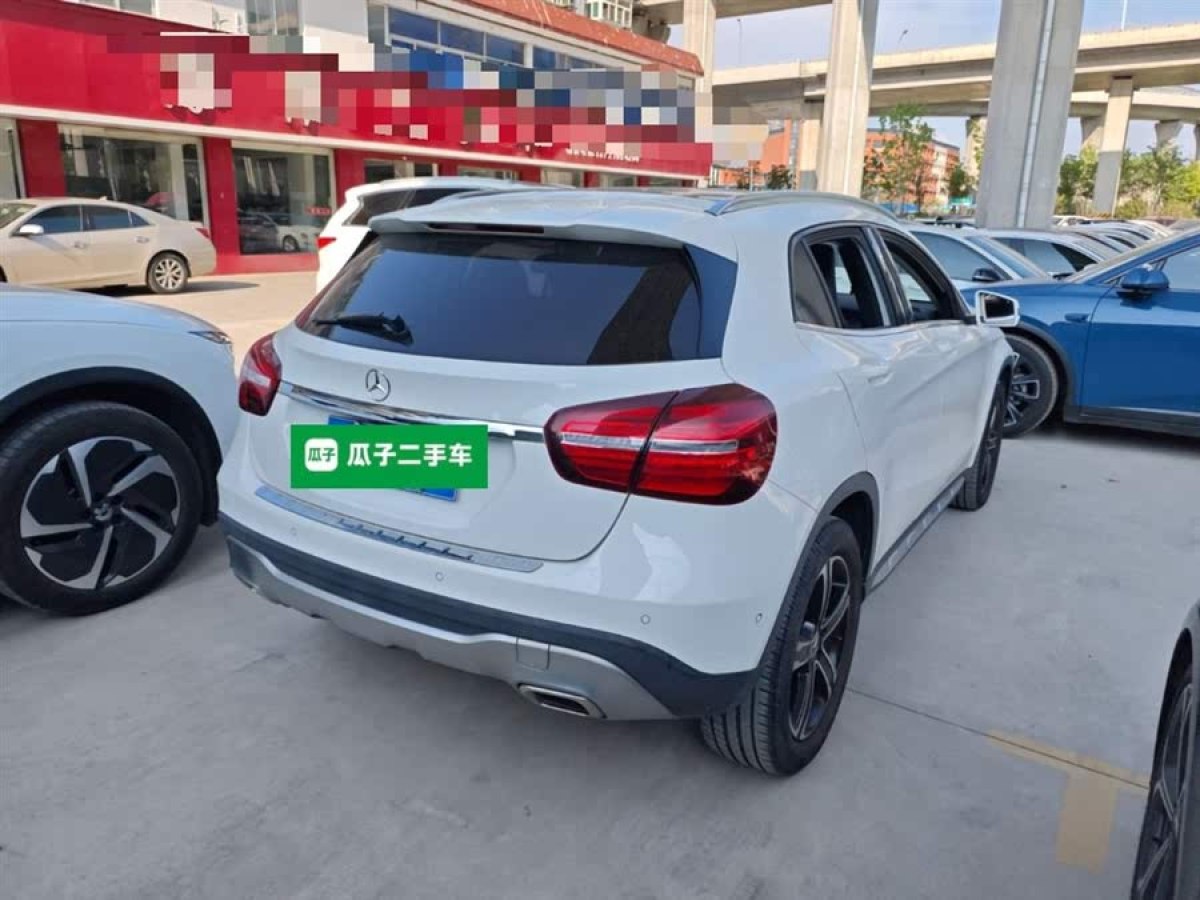 奔馳 奔馳GLA  2018款 GLA 200 時(shí)尚型圖片