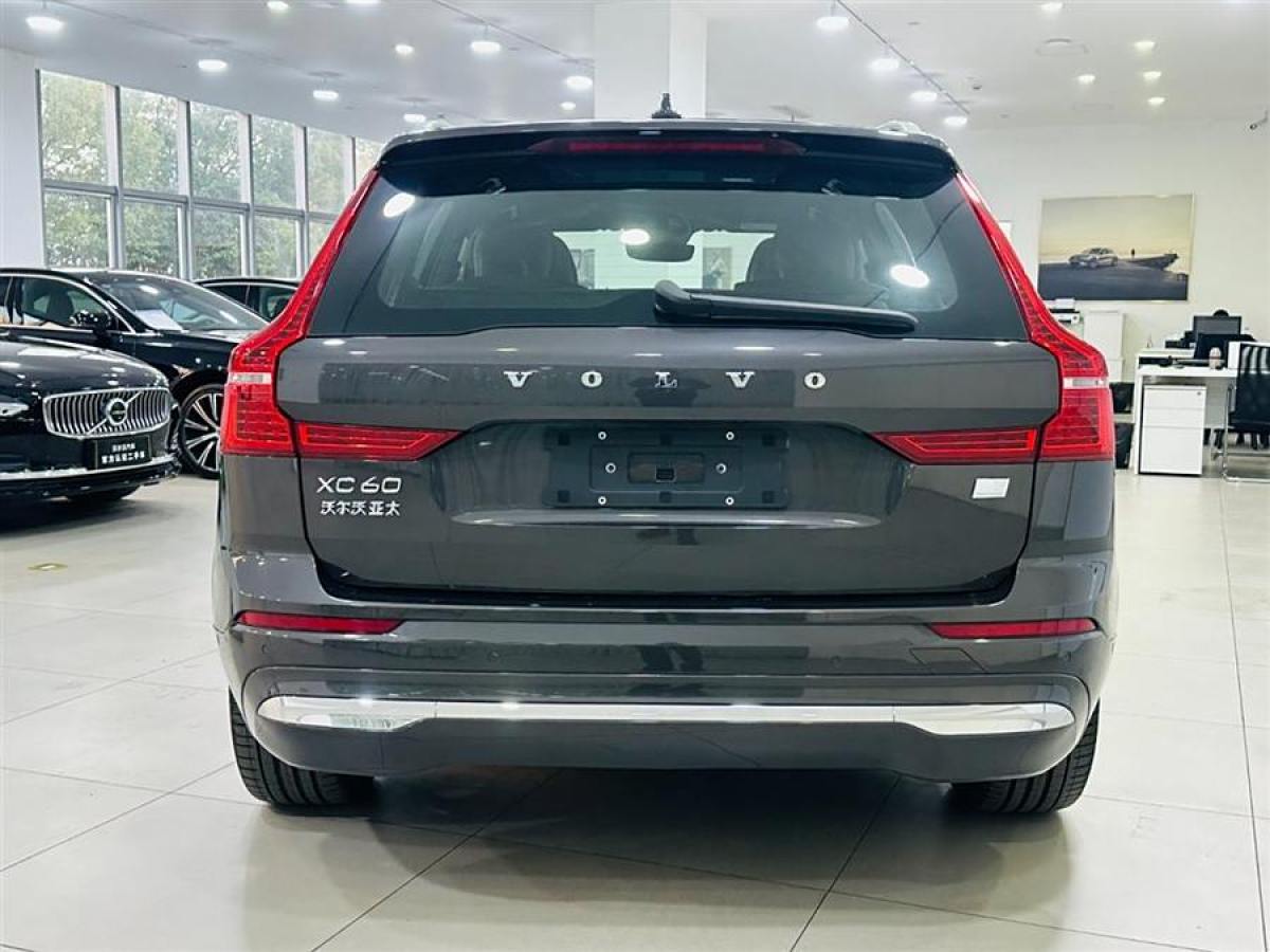 2023年8月沃爾沃 XC60新能源  2024款 T8 插電混動(dòng) 長續(xù)航四驅(qū)智雅豪華版