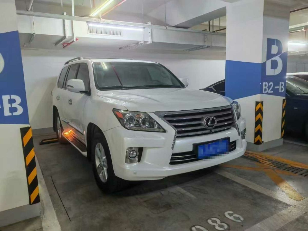 雷克薩斯 LX 圖片