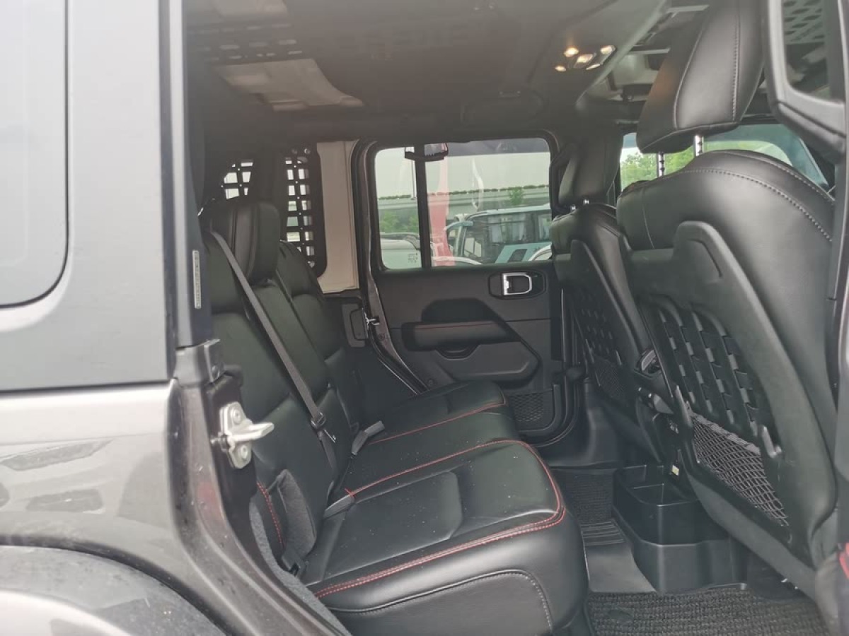 Jeep 牧馬人  2024款 2.0T 羅賓漢四門版圖片