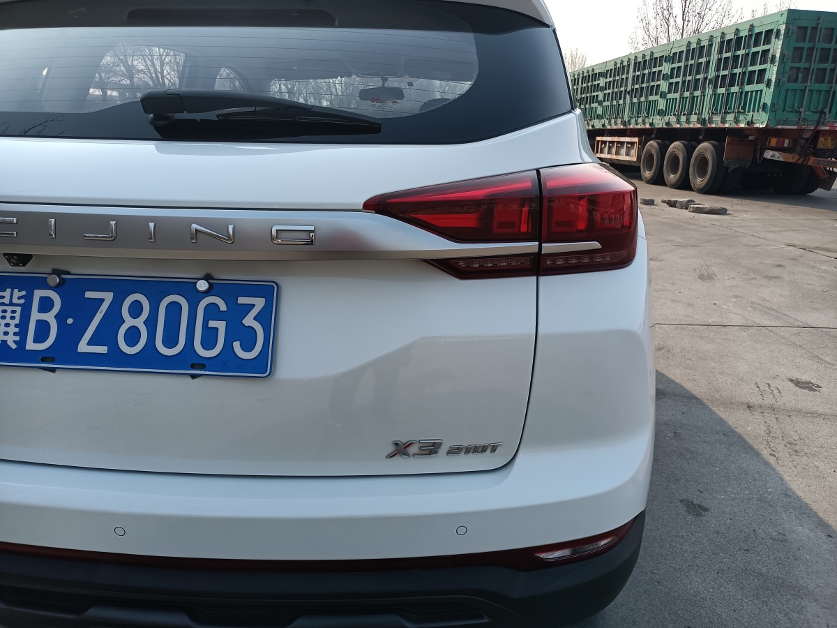 2020年4月北汽紳寶 BEIJING-X3  2019款 1.5T CVT榮耀版