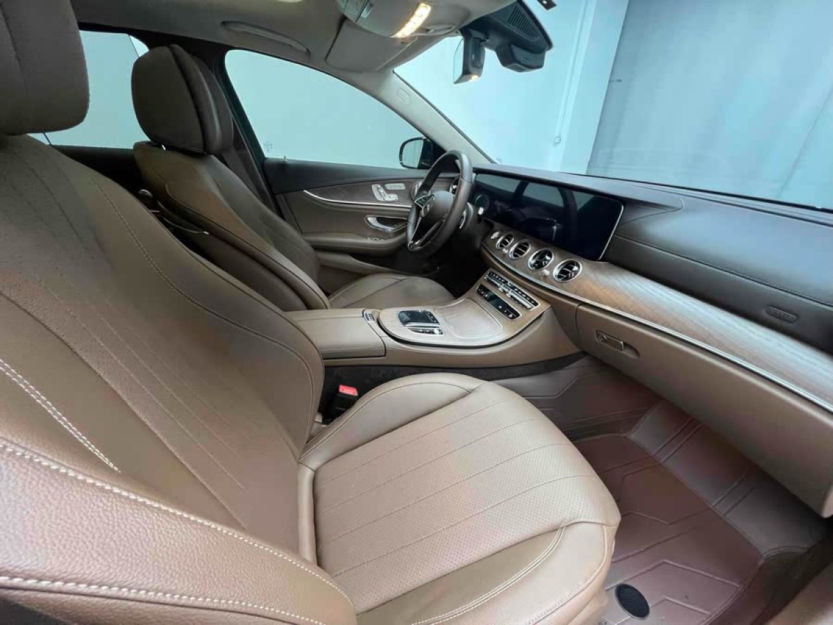 奔馳 奔馳E級(jí)  2021款 改款 E 300 L 時(shí)尚型圖片