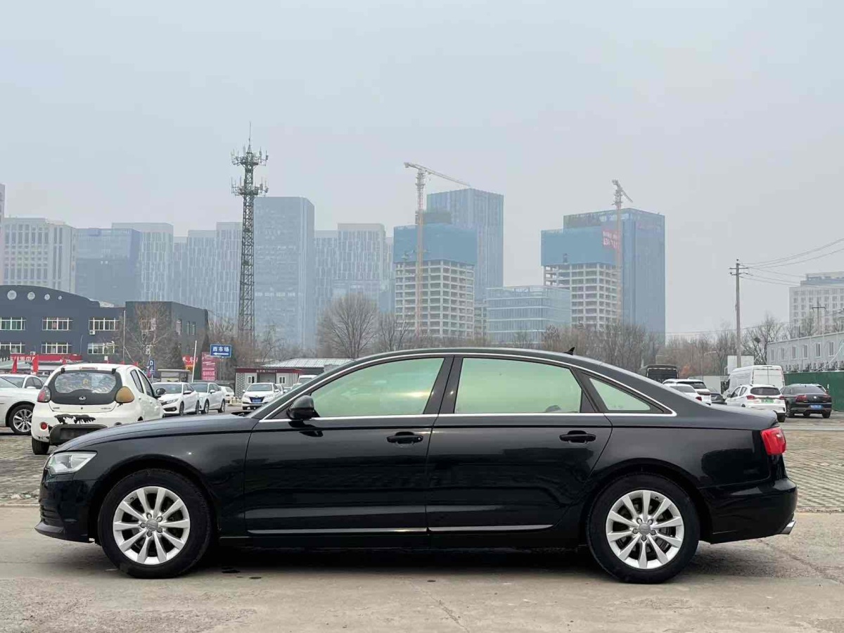 奧迪 奧迪A6L  2012款 TFSI 標(biāo)準(zhǔn)型圖片