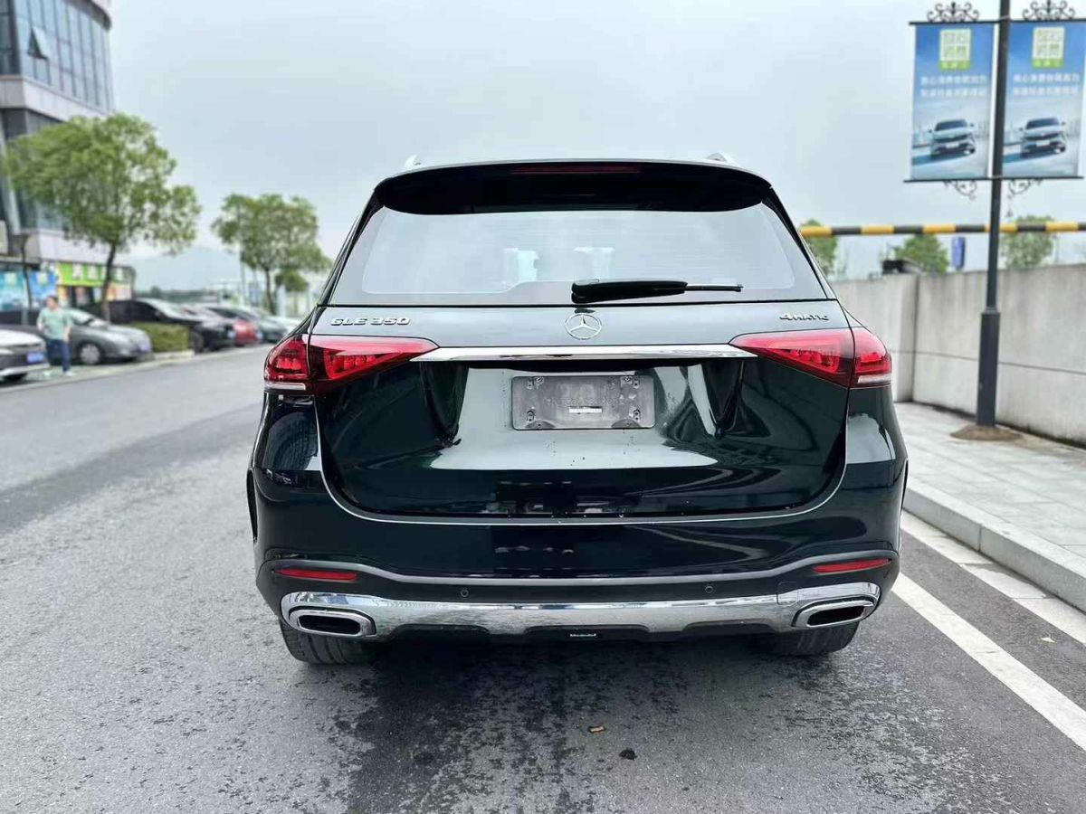 奔馳 奔馳GLE  2020款  GLE 350 4MATIC 時(shí)尚型圖片