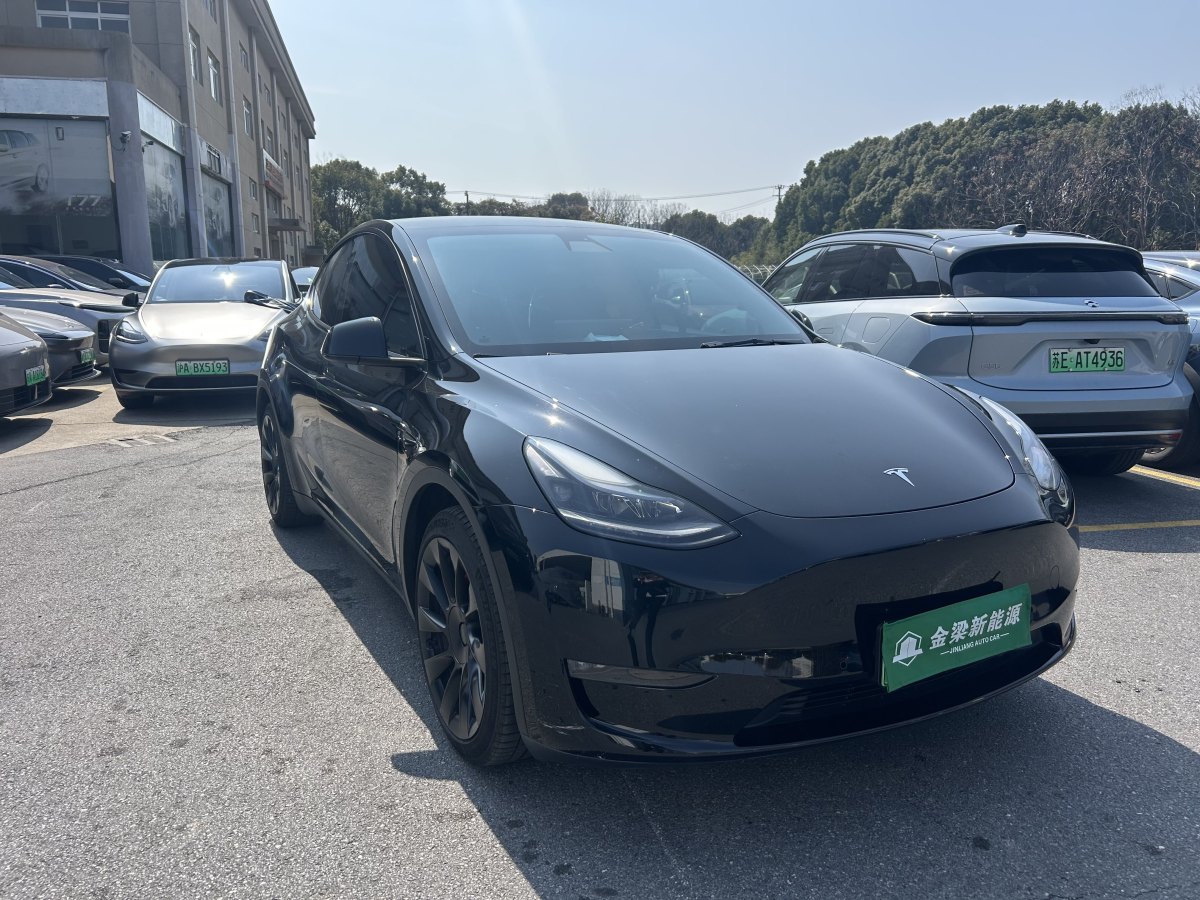 特斯拉 Model 3  2021款 改款 標(biāo)準(zhǔn)續(xù)航后驅(qū)升級版圖片