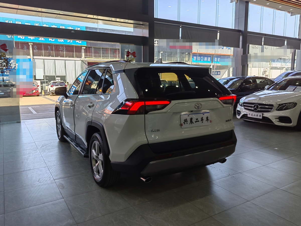 豐田 RAV4  2018款 榮放 2.0L CVT兩驅(qū)風(fēng)尚版圖片