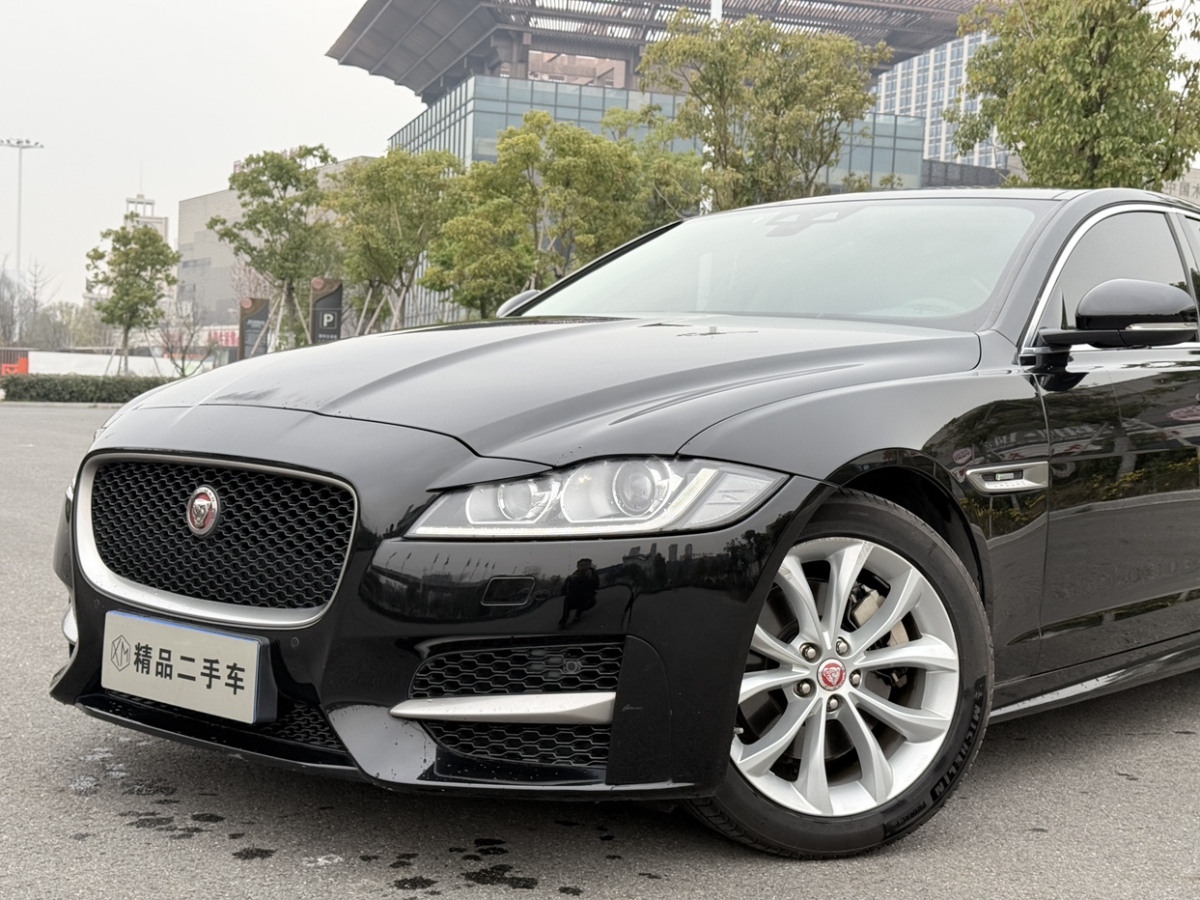 捷豹 XF  2016款 XF 2.0T 兩驅(qū)R-Sport運動版圖片