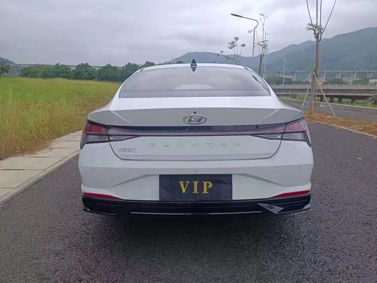 現(xiàn)代 伊蘭特  2022款 1.5L CVT LUX尊貴版圖片