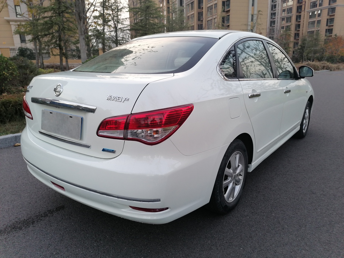 日產(chǎn) 軒逸  2012款 經(jīng)典 1.6XE 手動(dòng)舒適版圖片