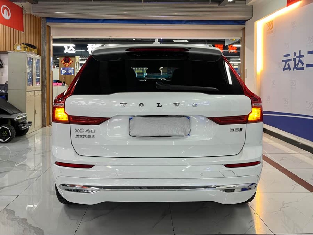 沃爾沃 XC60  2024款 B5 四驅(qū)智逸豪華版圖片