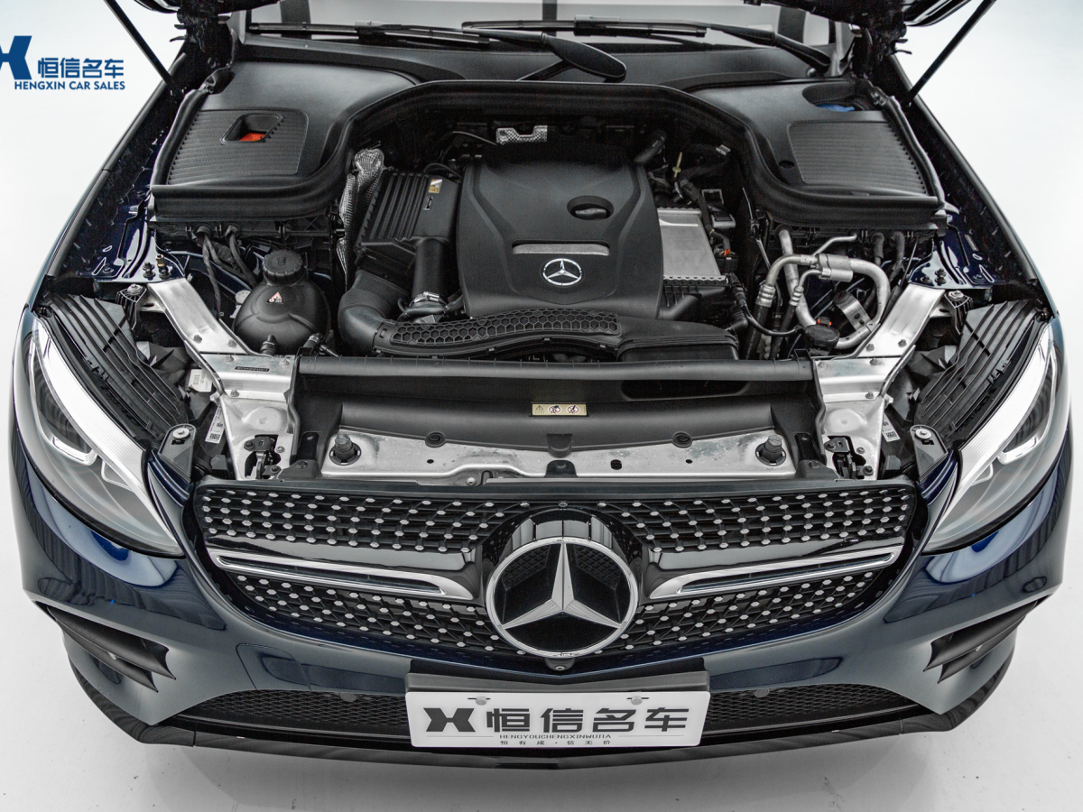 2018年8月奔馳 奔馳GLC  2021款 GLC 260 4MATIC 轎跑SUV