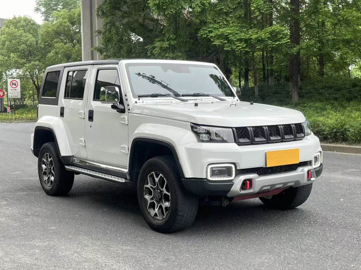 北京 BJ40  2019款  PLUS 2.3T 自動(dòng)四驅(qū)尊享版 國VI圖片