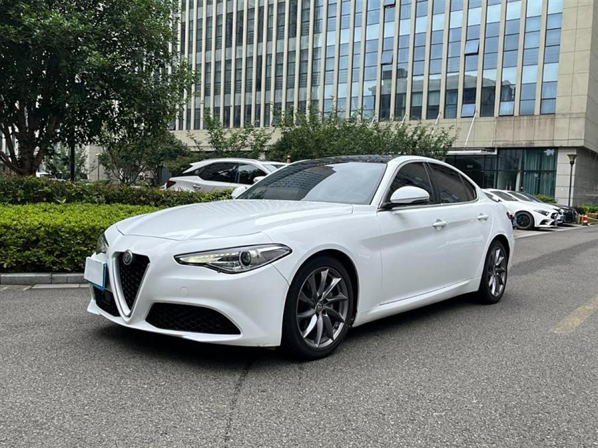 阿爾法·羅密歐 Giulia  2017款 2.0T 200HP 豪華版圖片