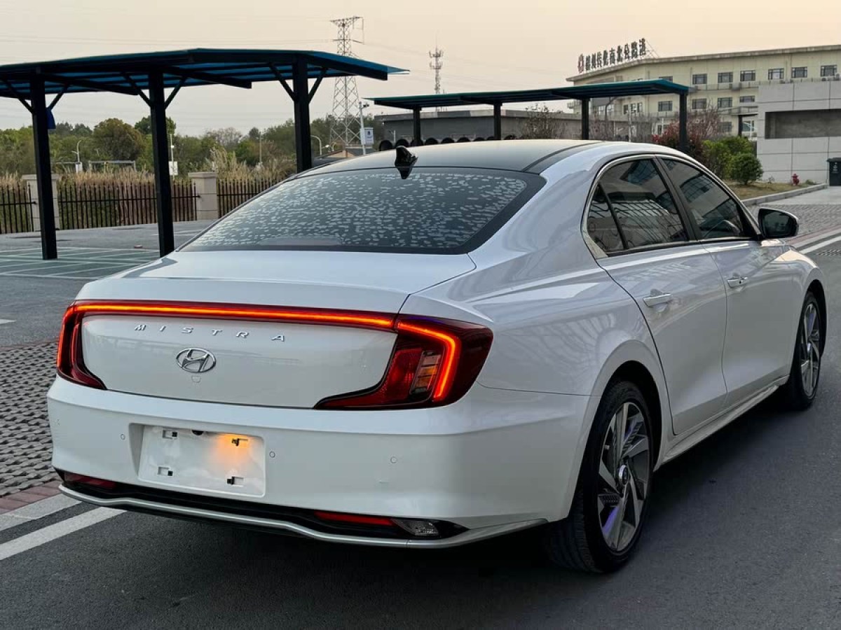 現(xiàn)代 名圖  2021款 1.8L CVT尊貴版LUX圖片