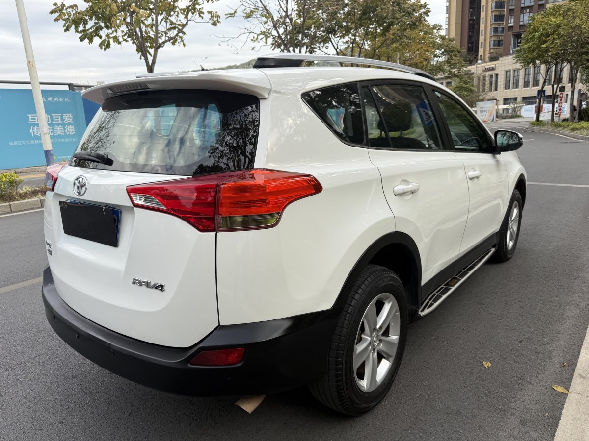 豐田 RAV4  2018款 榮放 2.0L CVT兩驅(qū)都市版圖片