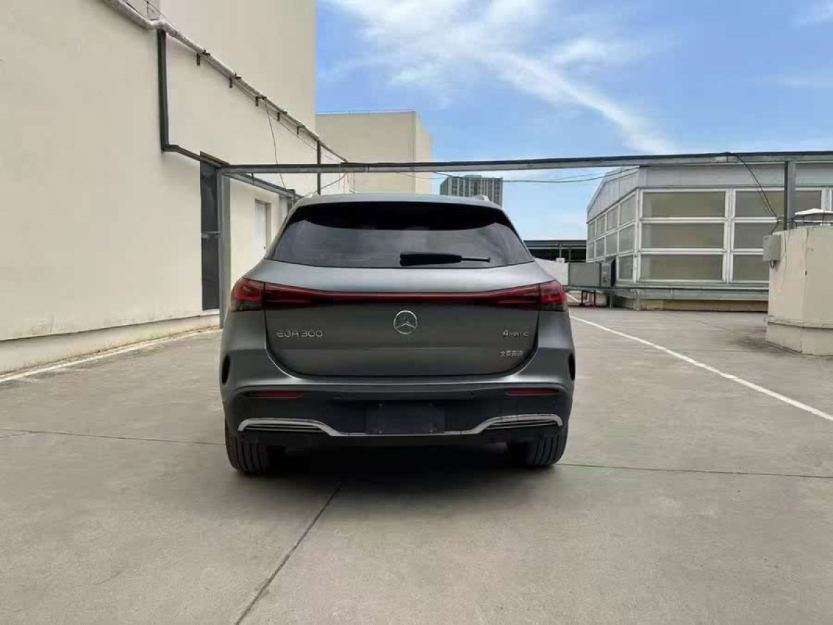 奔馳 奔馳EQA  2022款 EQA 300 4MATIC 首發(fā)特別版圖片
