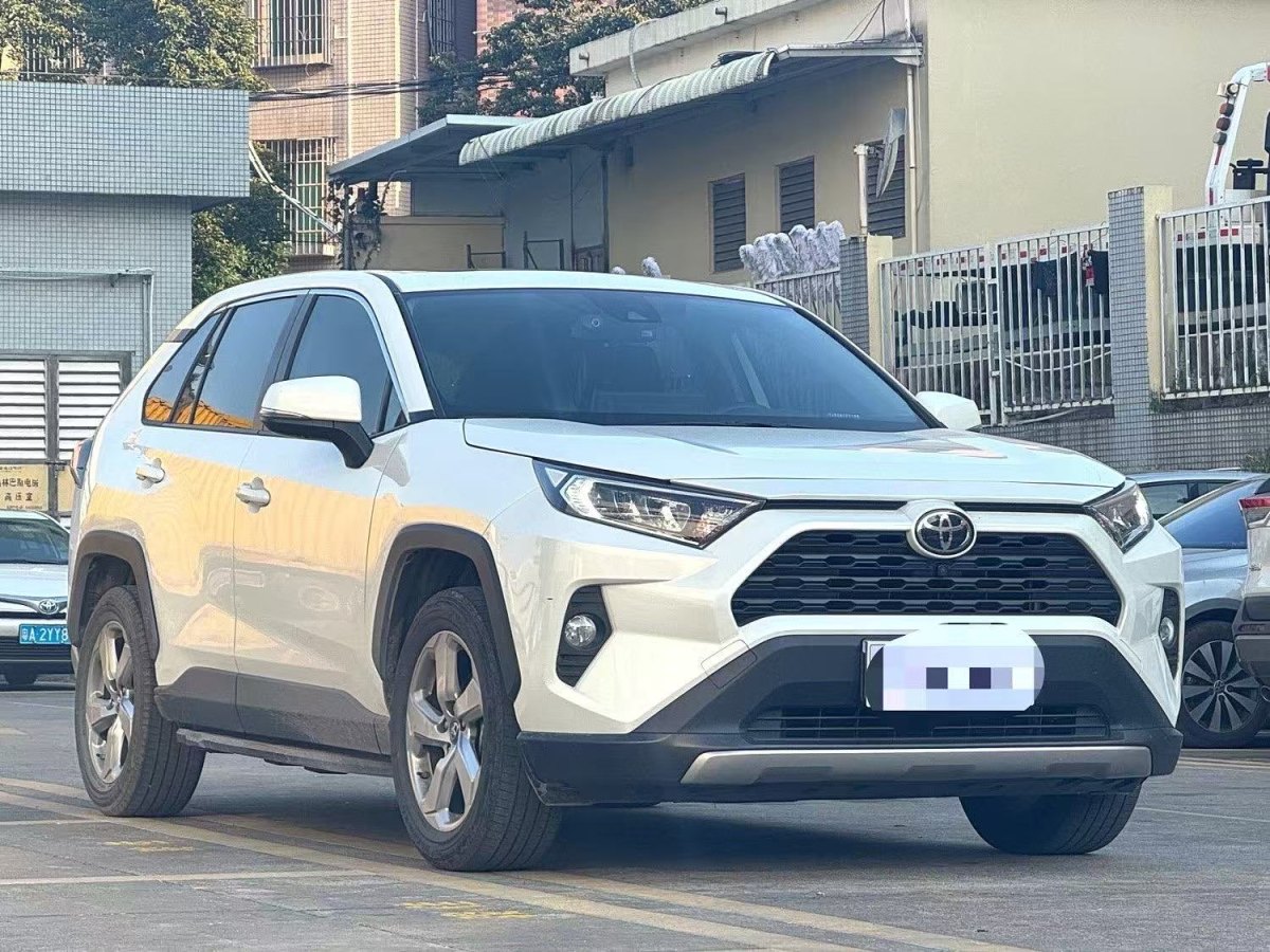 豐田 RAV4  2018款 榮放 2.0L CVT兩驅(qū)風(fēng)尚版圖片