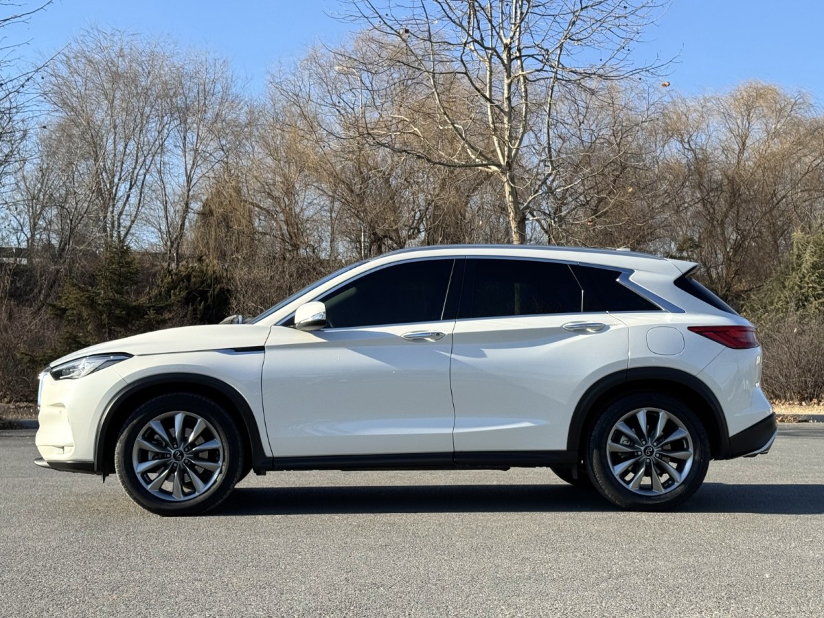 英菲尼迪 QX50  2022款 2.0T 四驅(qū)菁英版圖片