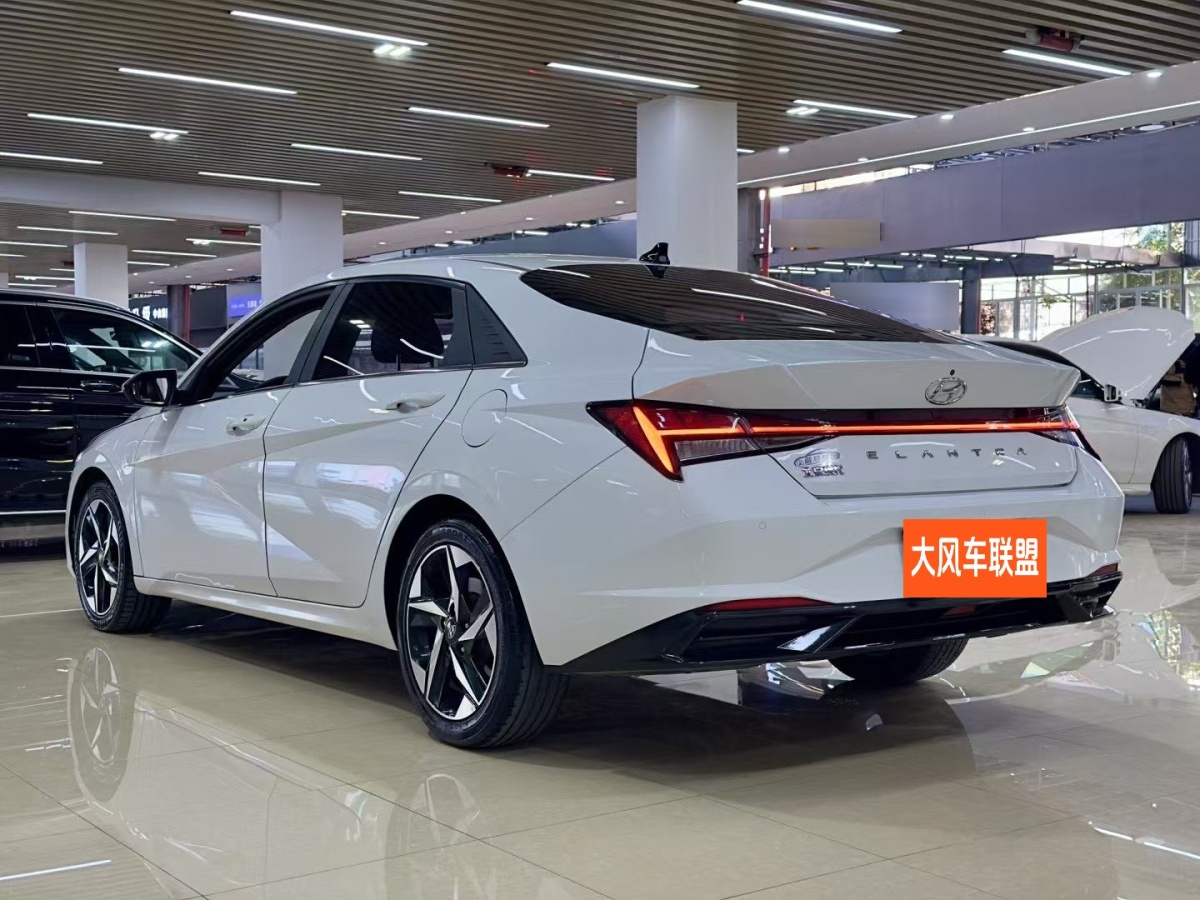 現(xiàn)代 伊蘭特  2021款 1.5L LUX尊貴版圖片