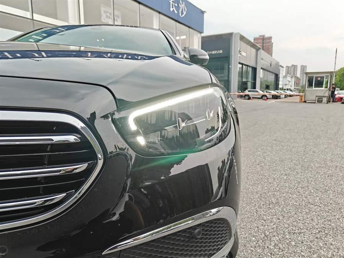 奔馳 奔馳E級  2023款 改款 E 300 L 豪華型圖片