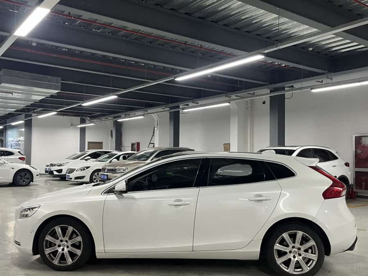 沃爾沃 V40  2017款 T4 智雅版圖片