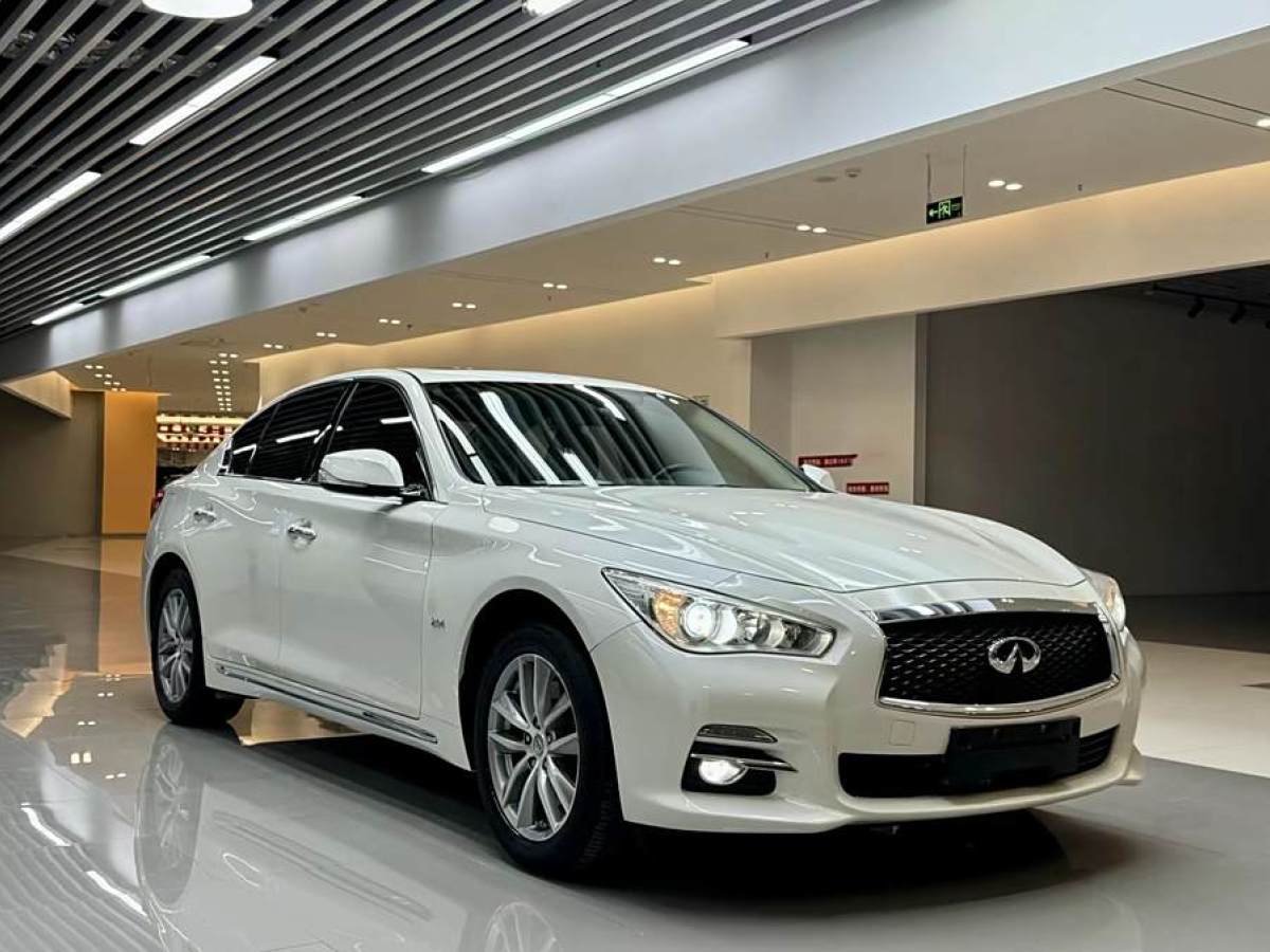 2015年10月英菲尼迪 Q50L  2016款 2.0T 舒適版