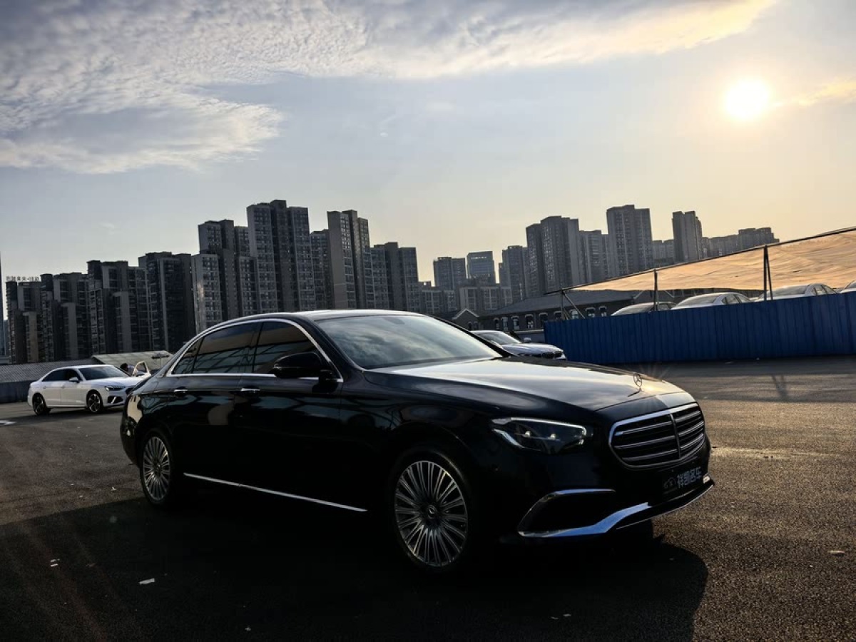 奔馳 奔馳E級  2021款 改款 E 300 L 時尚型圖片