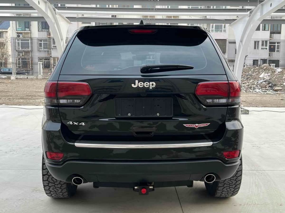 Jeep 大切諾基  2016款 3.0L 舒享導航版圖片