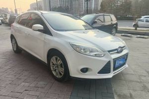 ?？怂?福特 兩廂經(jīng)典 1.8L 手動酷白典藏版