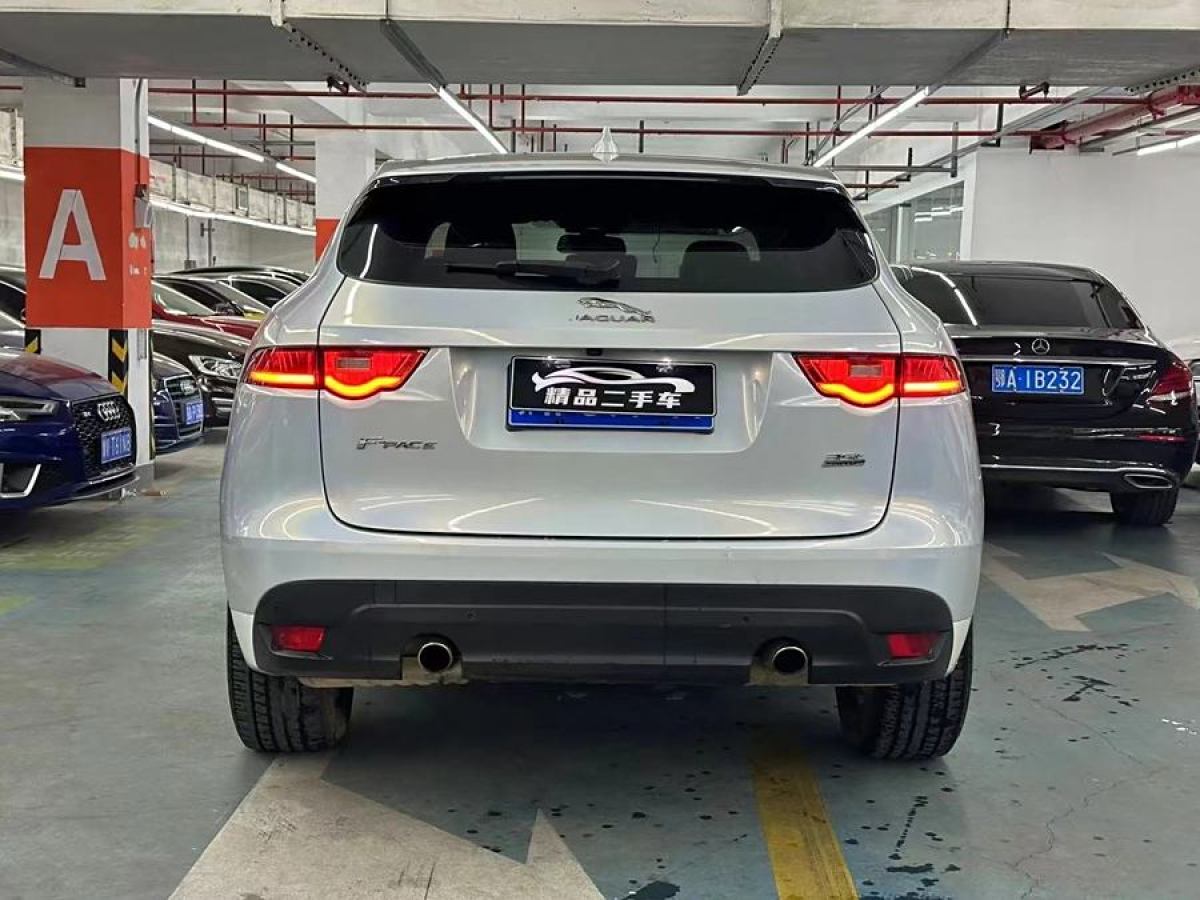 捷豹 F-PACE  2016款 2.0T 兩驅(qū)都市尊享版圖片