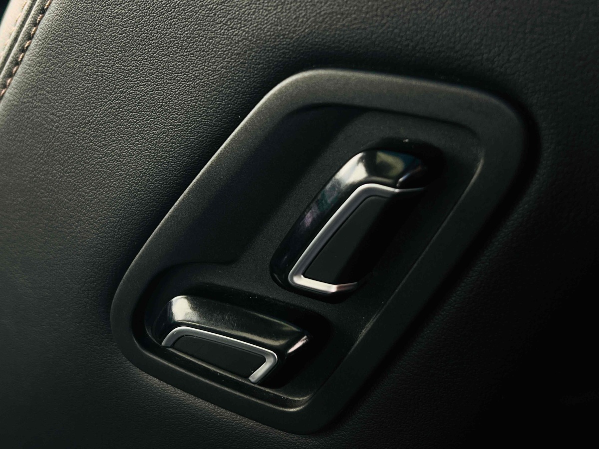 大眾 邁騰  2023款 200萬輛紀念版 330TSI DSG豪華型圖片