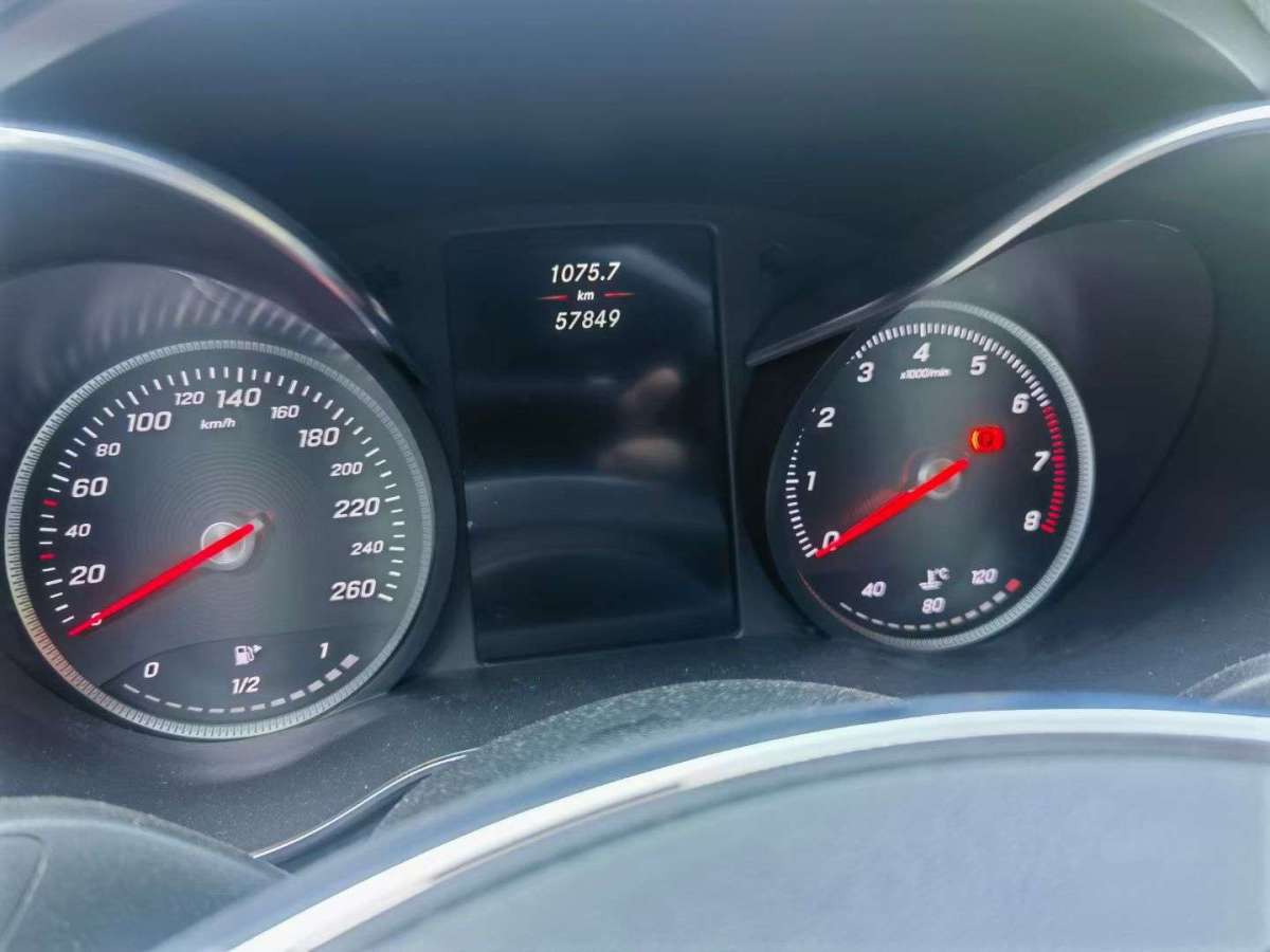 奔驰 奔驰C级  2017款 C 200 运动版图片