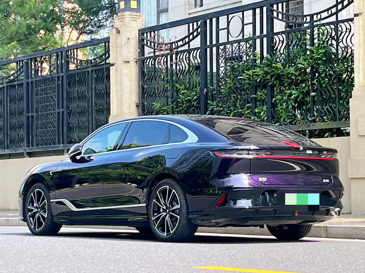 嵐圖 嵐圖追光  2024款 PHEV 四驅(qū)超長(zhǎng)續(xù)航旗艦版圖片