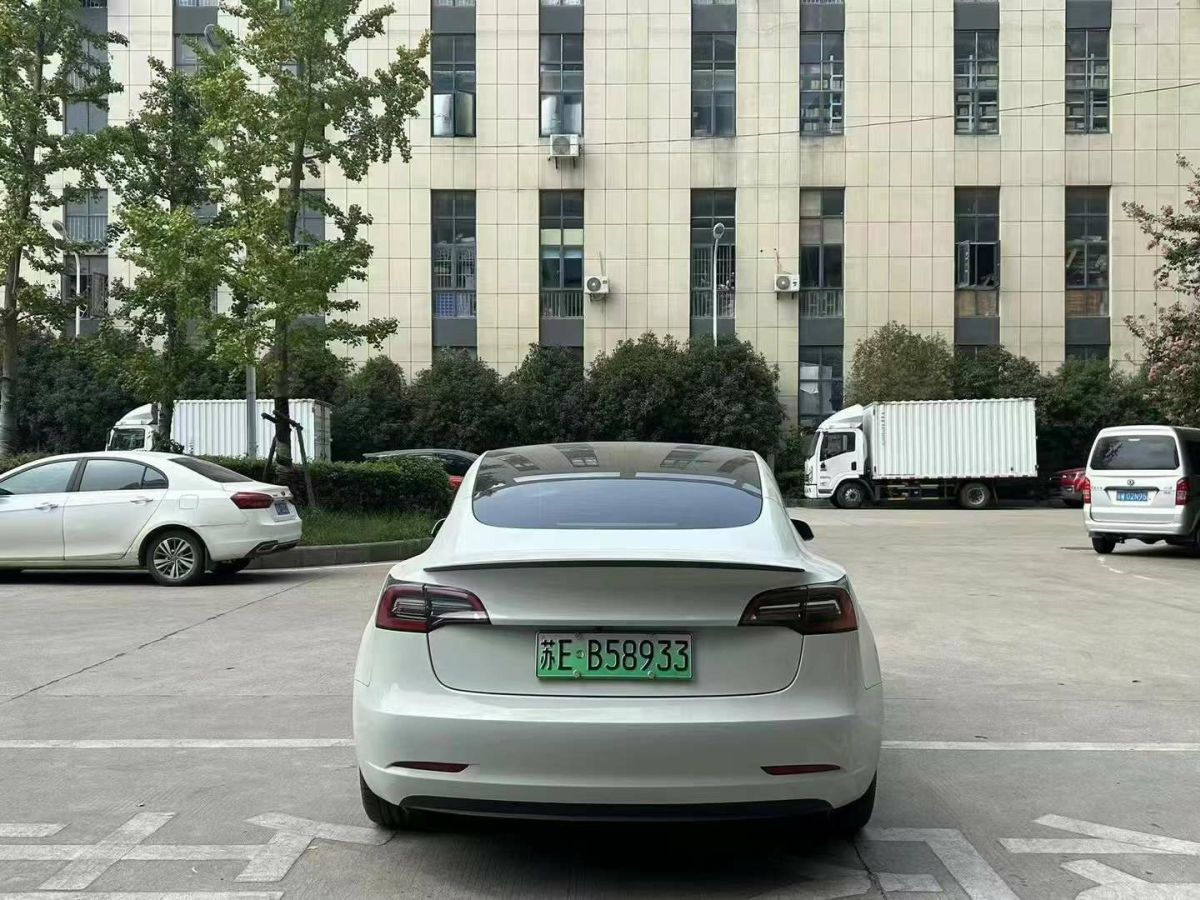 2023年1月特斯拉 Model S  2023款 三電機(jī)全輪驅(qū)動 Plaid版