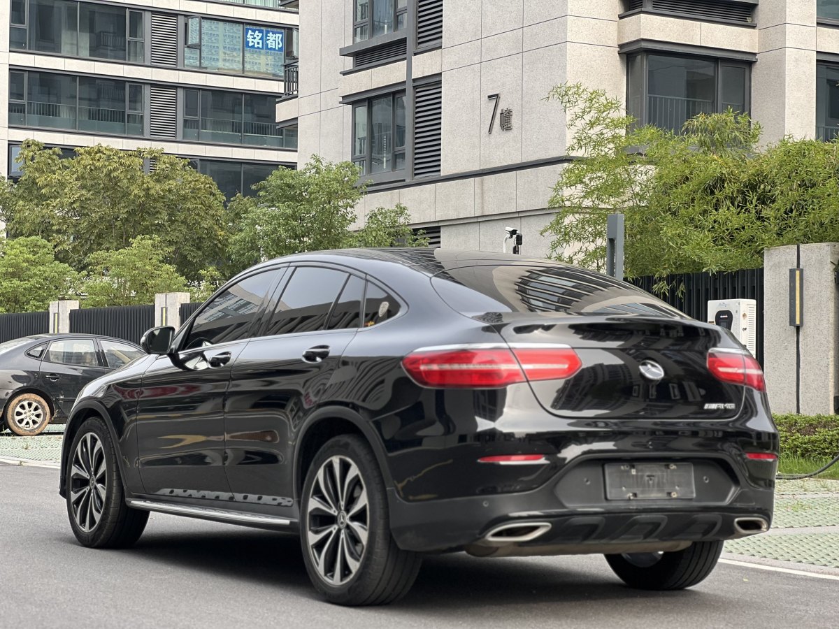 奔馳 奔馳GLC  2021款 GLC 260 4MATIC 轎跑SUV圖片