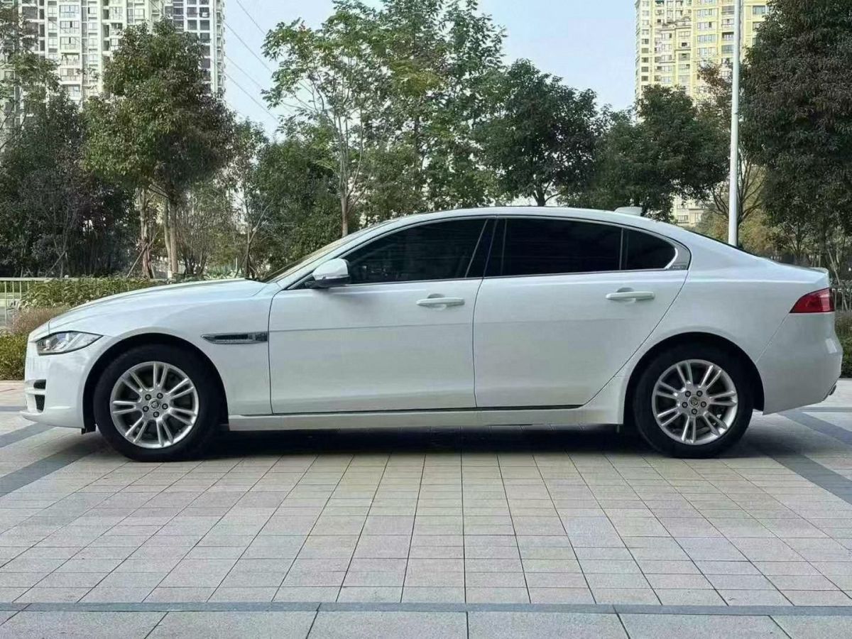 捷豹 XE  2019款 2.0T 300PS 四驅(qū)Landmark Edition圖片