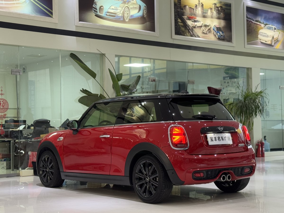 MINI MINI  2019款 2.0T COOPER S 經(jīng)典派圖片