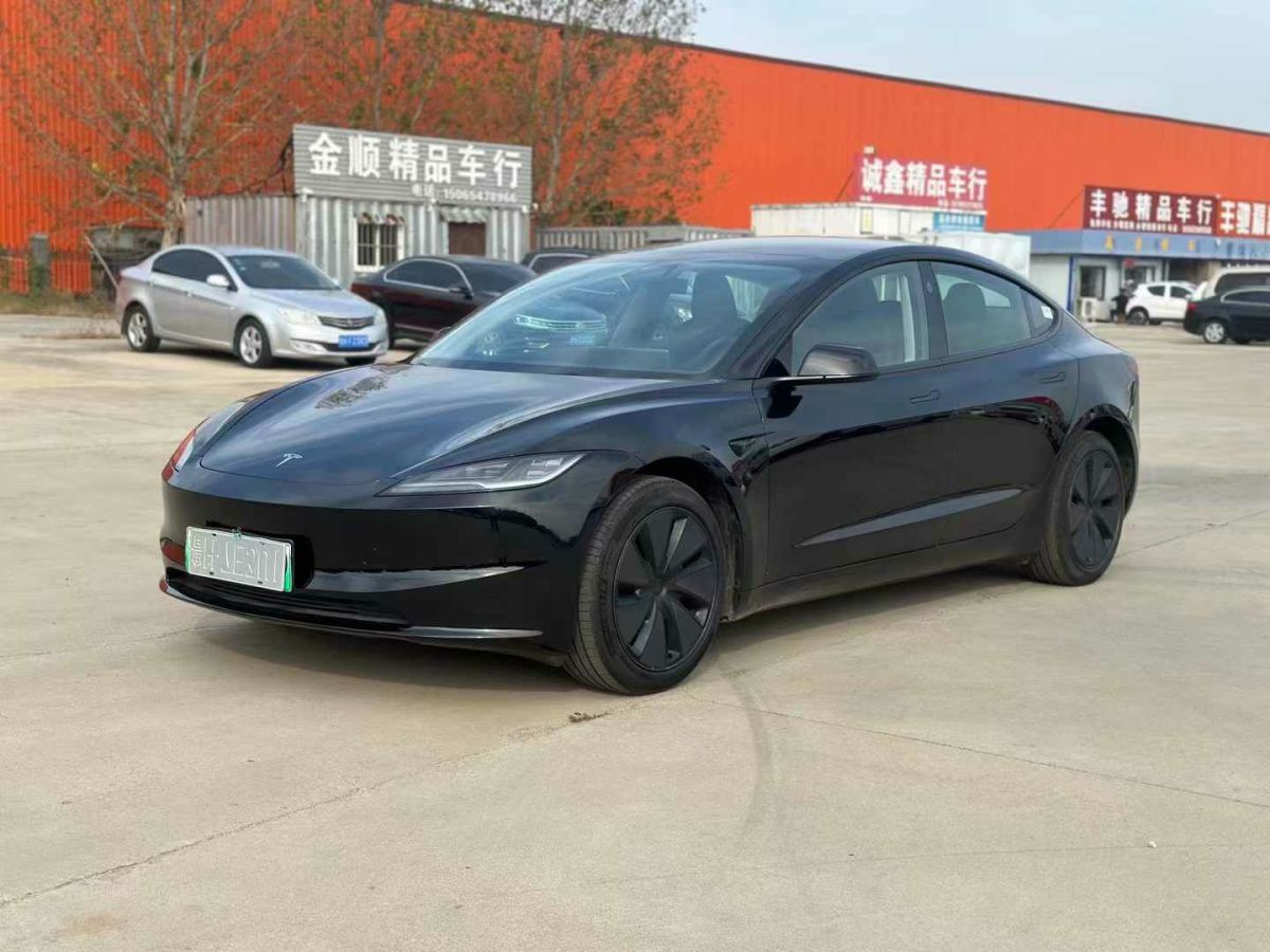 特斯拉 Model S  2023款 三電機(jī)全輪驅(qū)動(dòng) Plaid版圖片