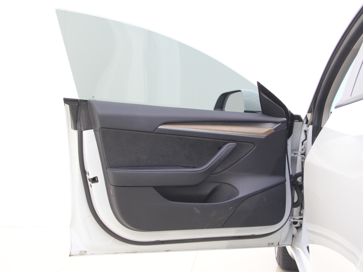 特斯拉 Model Y  2021款 改款 标准续航后驱升级版图片