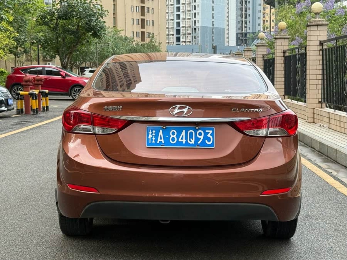 現(xiàn)代 朗動(dòng)  2013款 1.6L 自動(dòng)領(lǐng)先型圖片